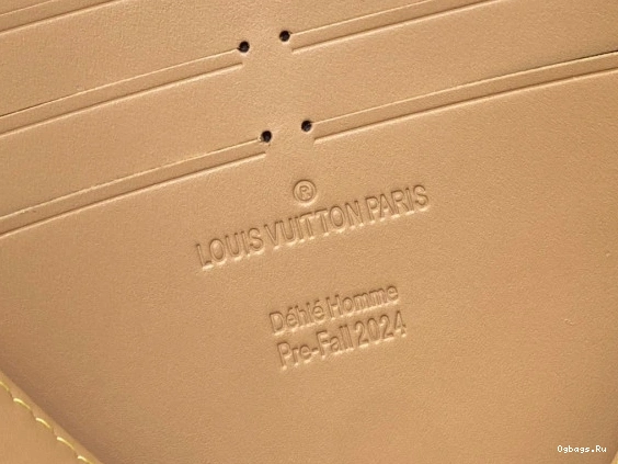 VOYAGE-27*21*6CM POCHETTE VUITTON LOUIS 0422